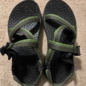 Green chacos